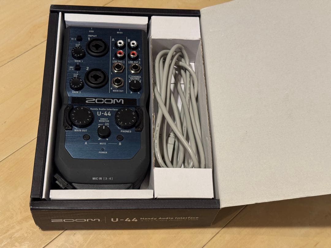 ZOOM U-44 オーディオインターフェイス　箱付き