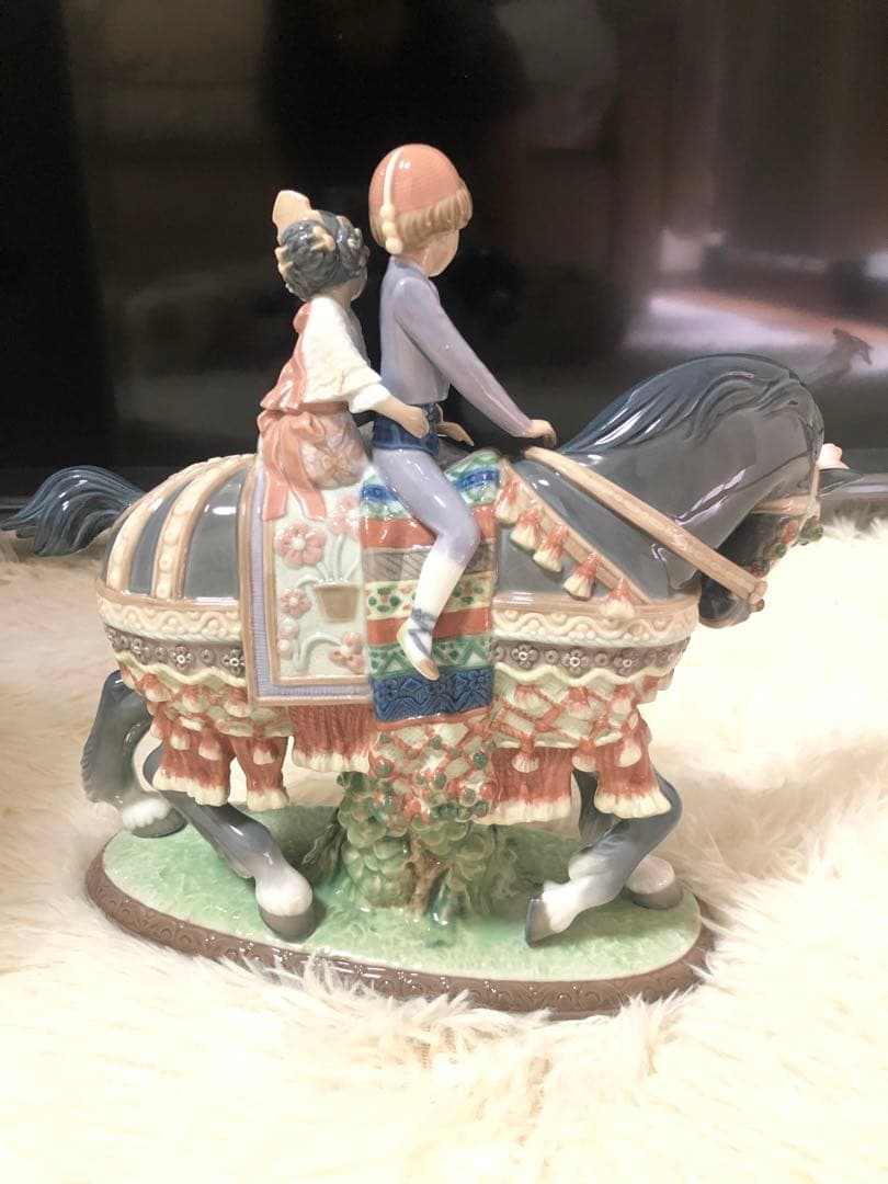 未使用・箱入。 陶器 置物　LLADRO（リヤドロ）サンホセのお祭り