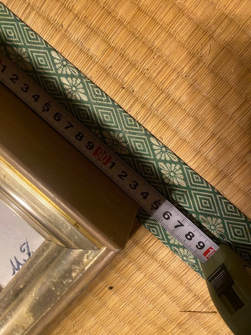 牛の頭骨と母子の油彩画 高級感あるフレーム付き 約78cm x 94cm