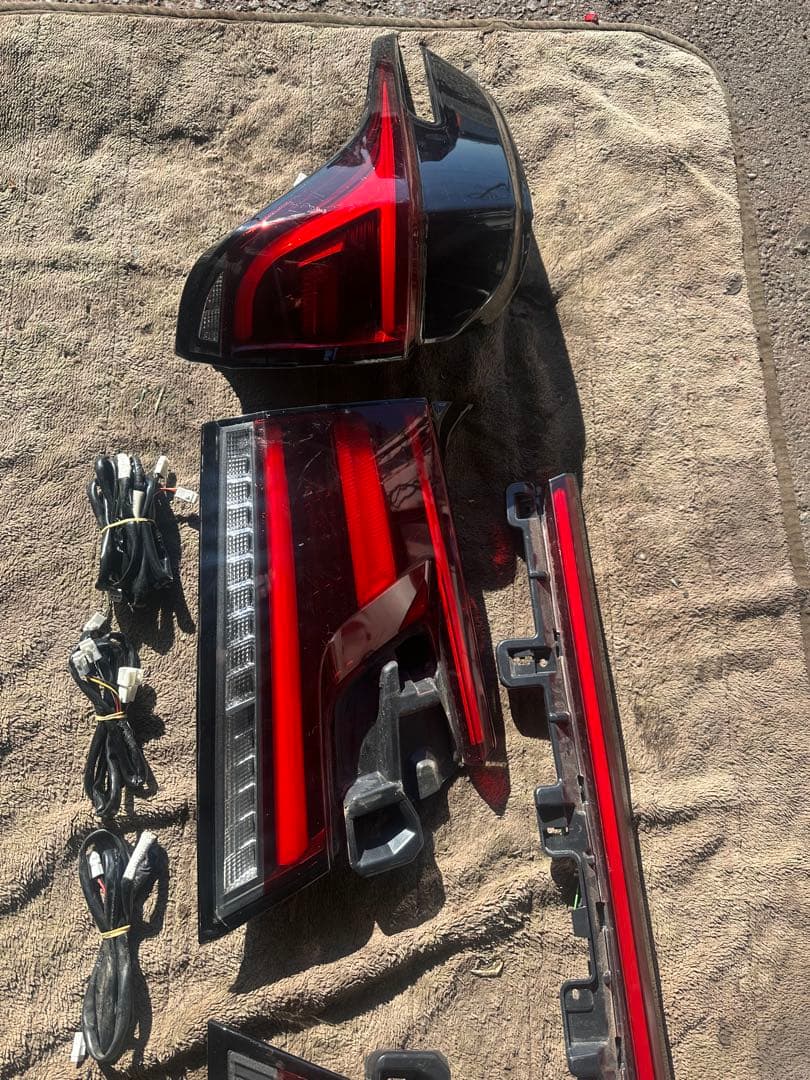 アルファード　ヴェルファイア 30 クリスタルアイ　ファイバーテール　前期