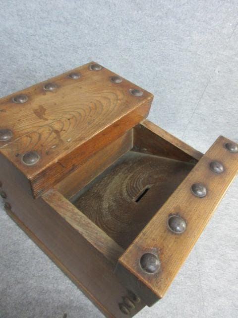 時代物木製欅製銭箱 [B26976]