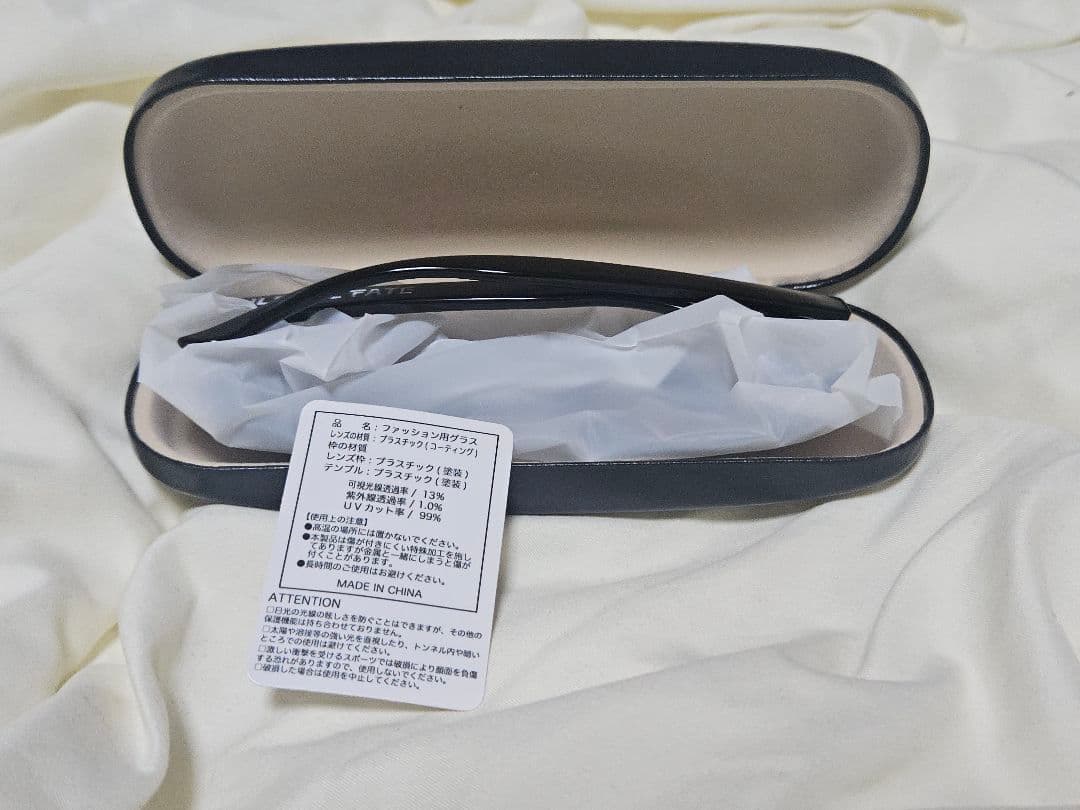 ゴ*子様 RULE THE FATE　サングラス　ケース付き