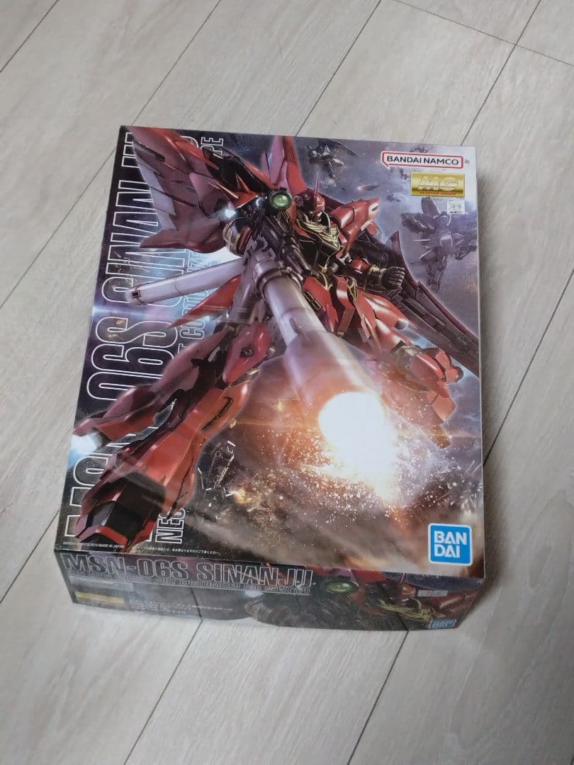 マスターグレード　シナンジュ　1/100 未組み立て