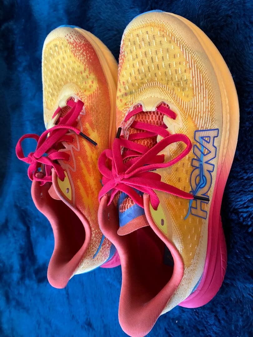 ホカオネオネ　マッハ6 HOKAONE ONE MACH6 サイズ26センチ