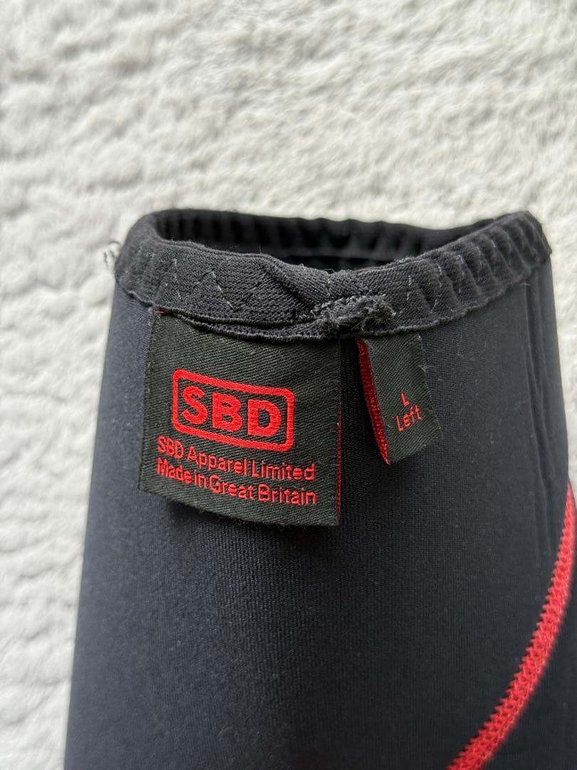 SBD ウェイトトレーニング ニースリーブ Lサイズ ブラック/レッド