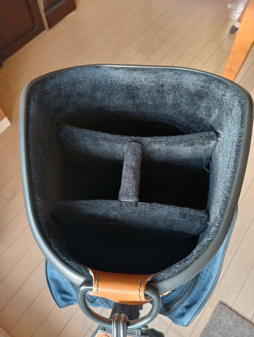 BURTONレディースキャディバッグ　軽量2．２kg, made in USA.