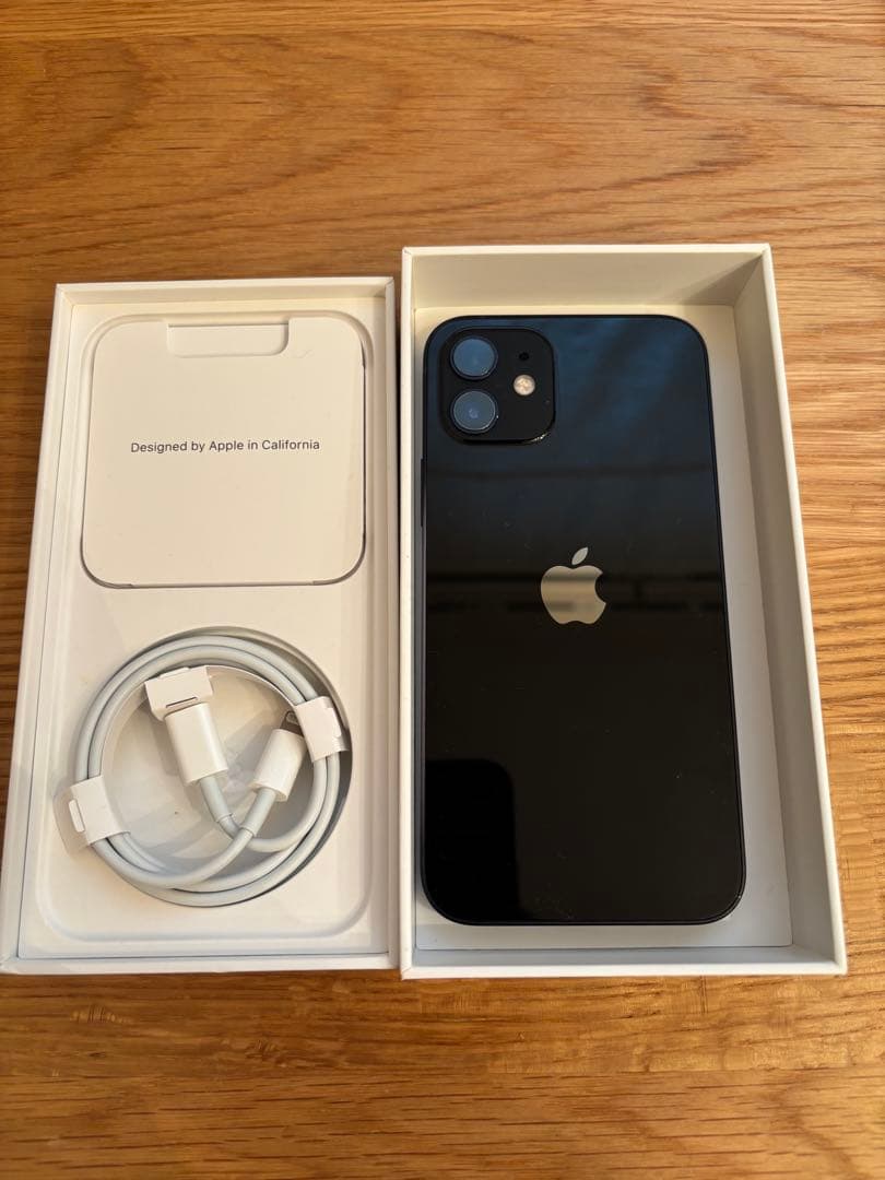 Apple iPhone 12 ブラック 本体　美品