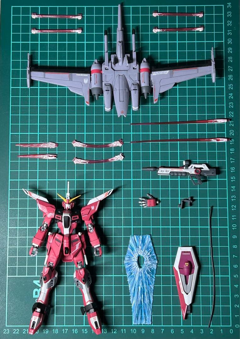 インフィニットジャスティスガンダム弍式　塗装完成品　部分塗装　HG