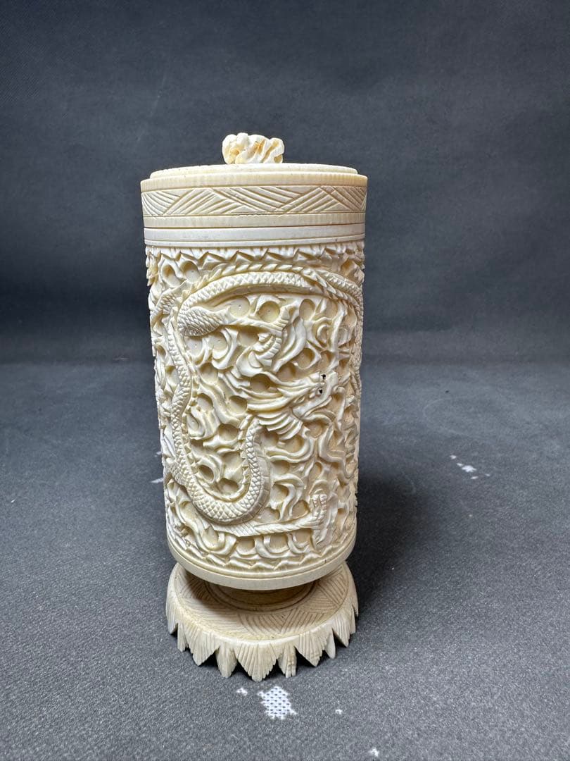 極上　花瓶　置物　天然素材　アンティーク　骨董　飾り物　古美術品　細密細工彫刻