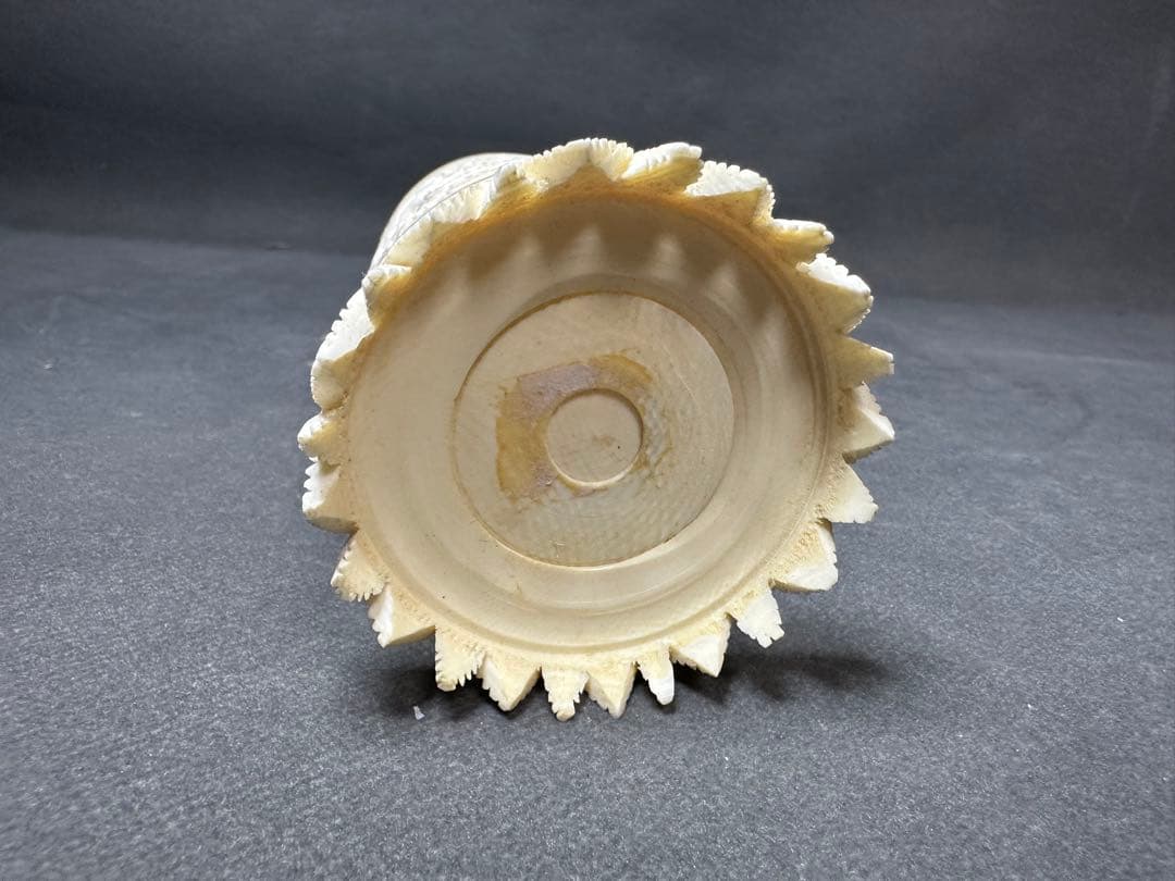 極上　花瓶　置物　天然素材　アンティーク　骨董　飾り物　古美術品　細密細工彫刻