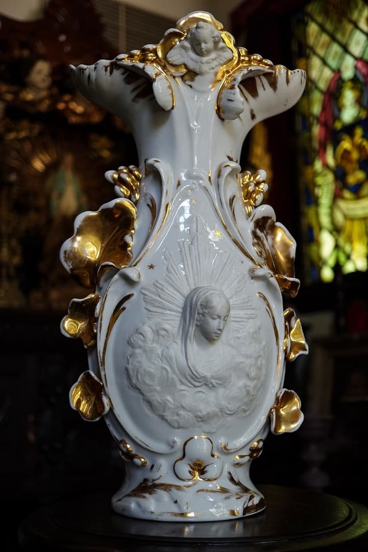 超稀少仏アンティーク 1870年頃、聖母マリアと天使レリーフ金彩ポーセリン大花瓶