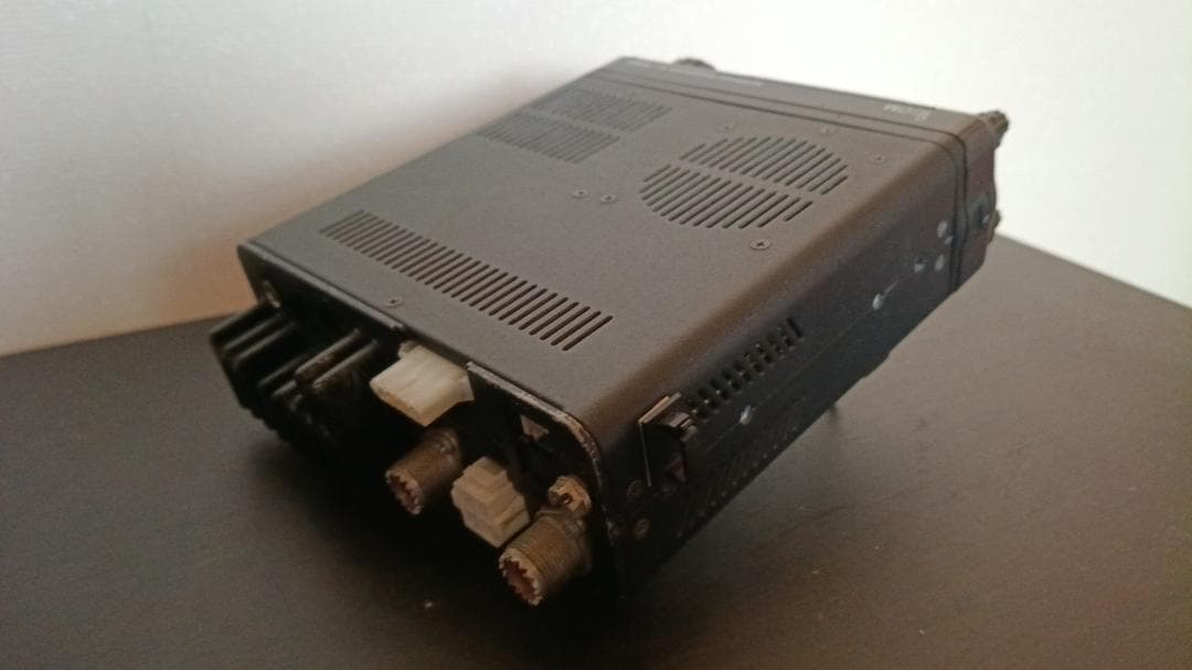 アマチュア無線機 ICOM IC-7000M (送料込み)