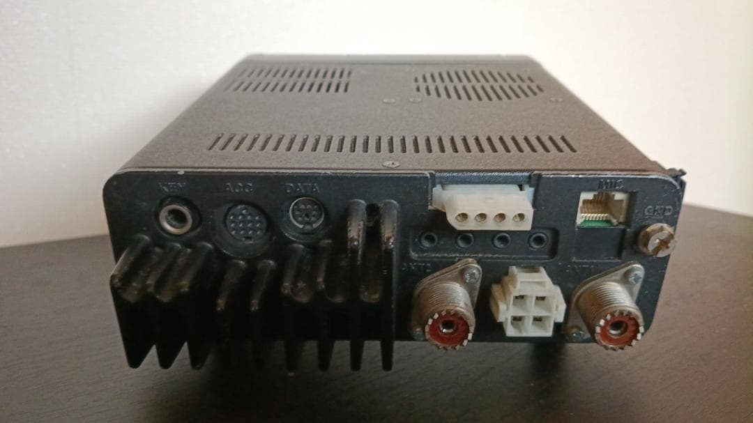 アマチュア無線機 ICOM IC-7000M (送料込み)