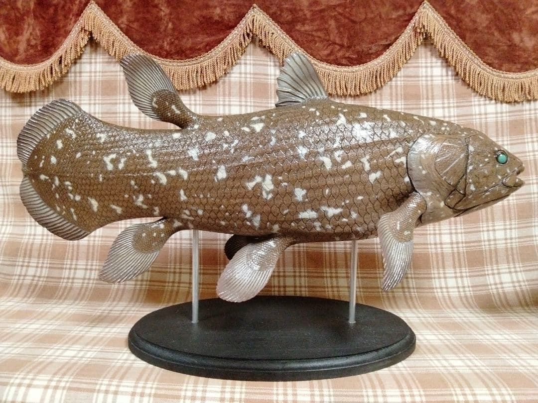 ハンドメイド　61cmシーラカンス　茶色　フィギュア　レプリカ　化石魚　置物