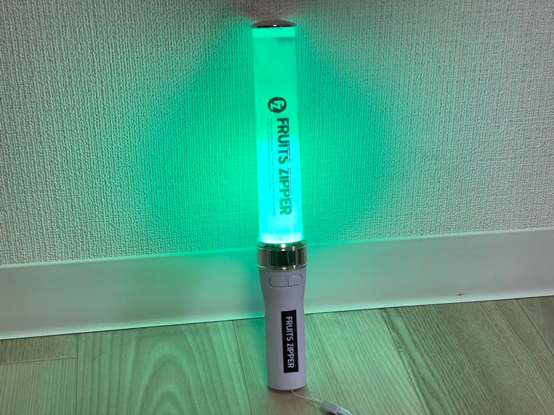 【貴重】FRUITS ZIPPER ペンライト