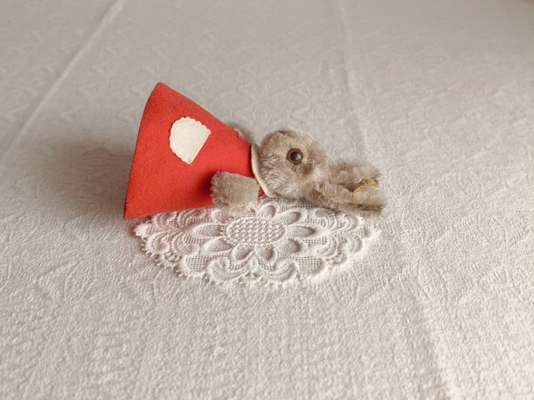 * vintage steiff ❀ * 赤いワンピースの ウサちゃん