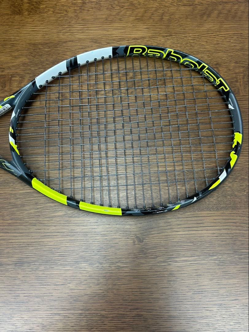 バボラ ピュアアエロ 100+(27.6インチ)