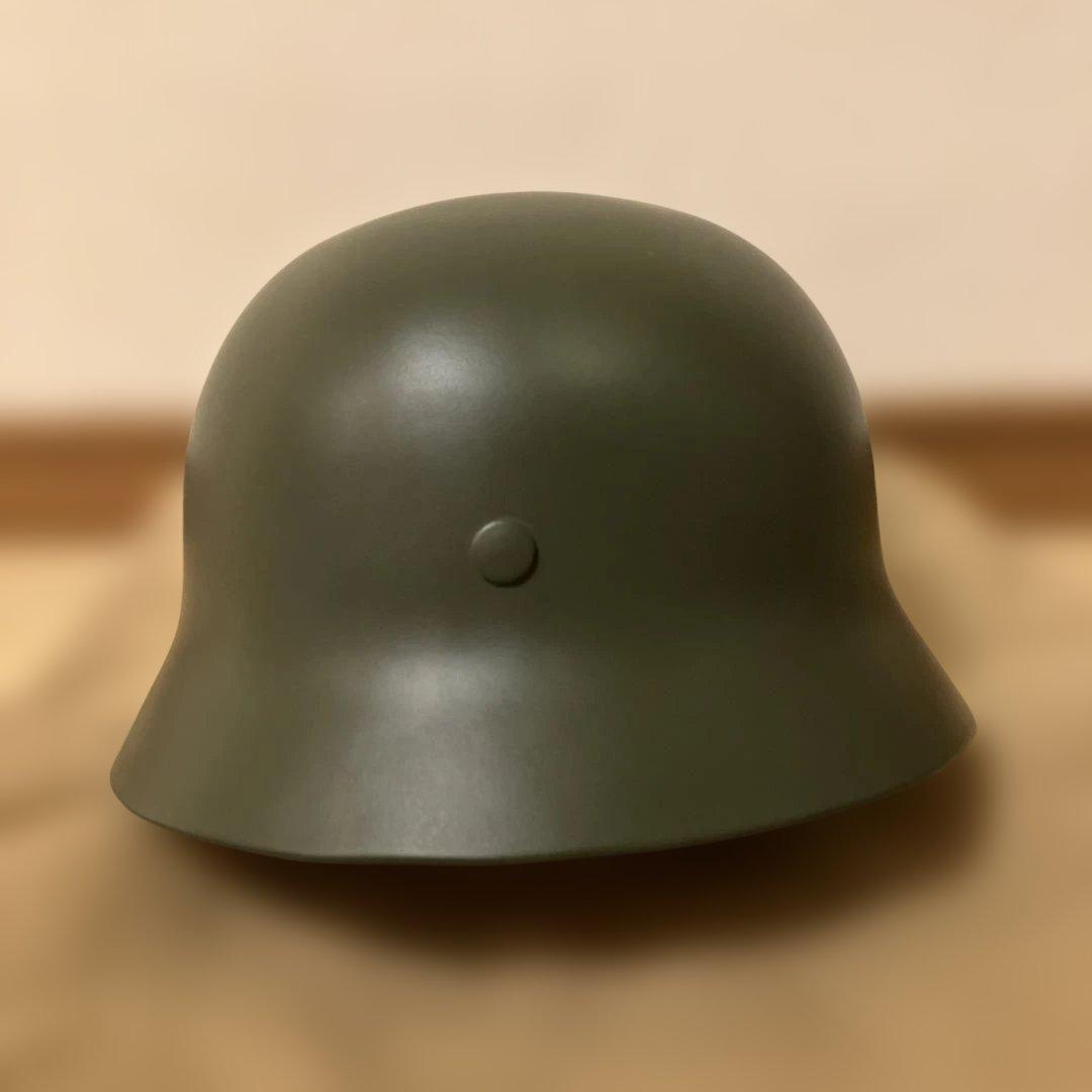 旧ドイツ軍ヘルメット　金属製レプリカ