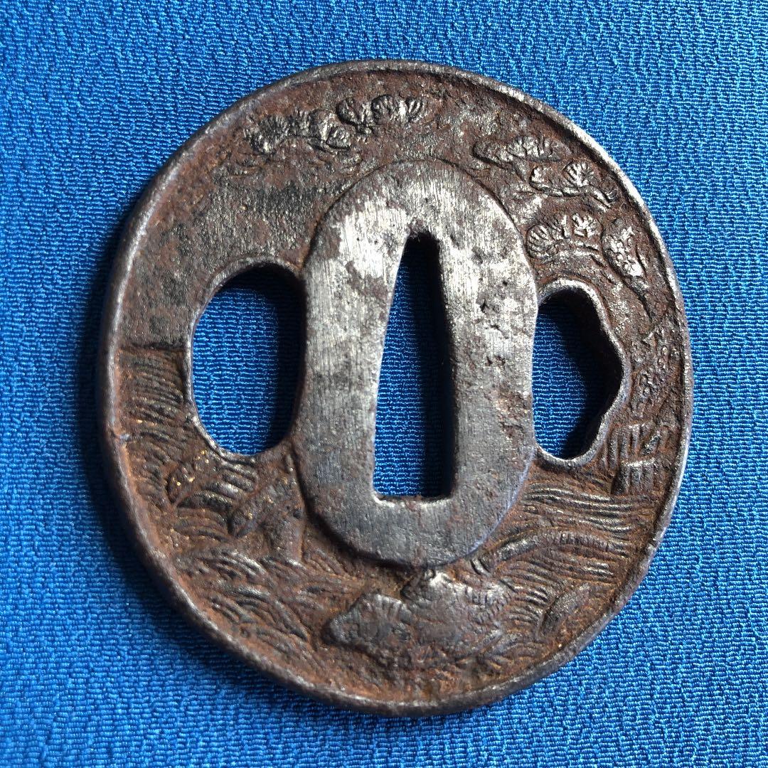 江戸時代の鉄製小鍔！草原にネズミ、松や波が刻まれた逸品！縦5.6×横5.2cm