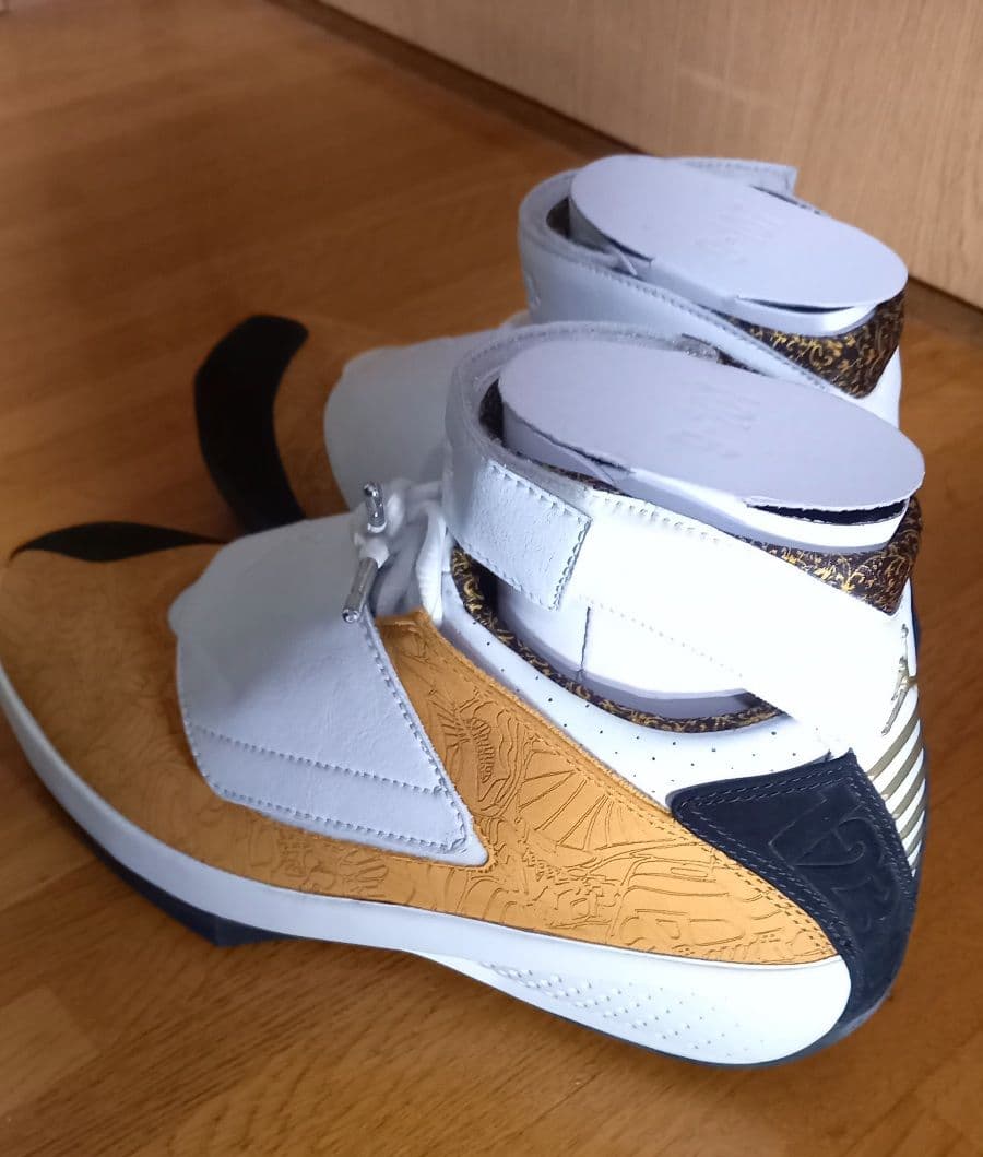 値下げ　未使用AirJordan xx(20)20周年モデル白/黄金/黒