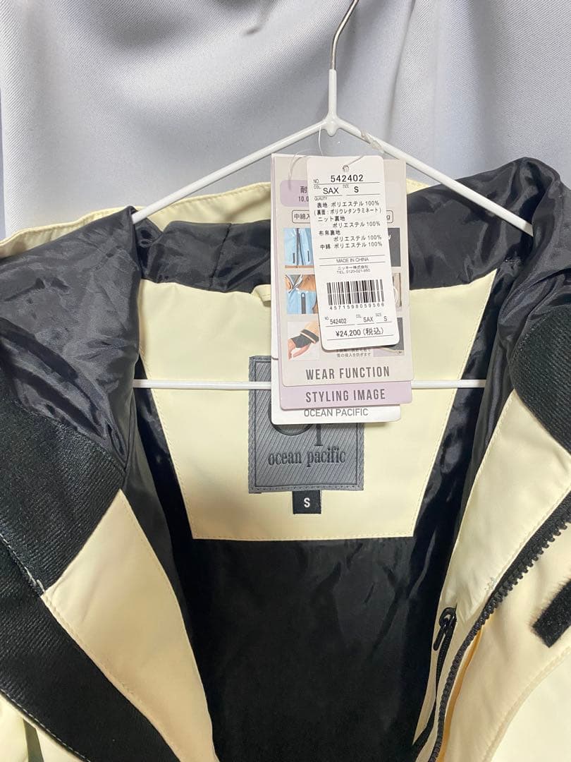 スノーボードウェア アイボリーと水色