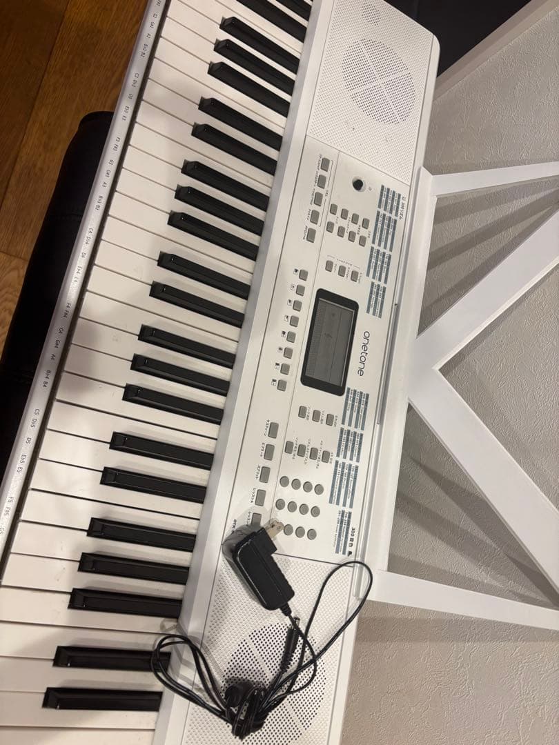 電子　キーボード　ピアノ　onetone ワントーン　ホワイト　54鍵盤