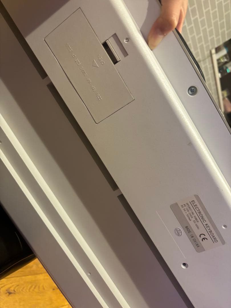 電子　キーボード　ピアノ　onetone ワントーン　ホワイト　54鍵盤