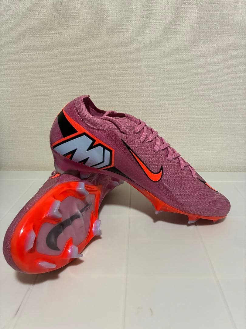 Nike サッカーシューズ・スパイク ピンク・オレンジ