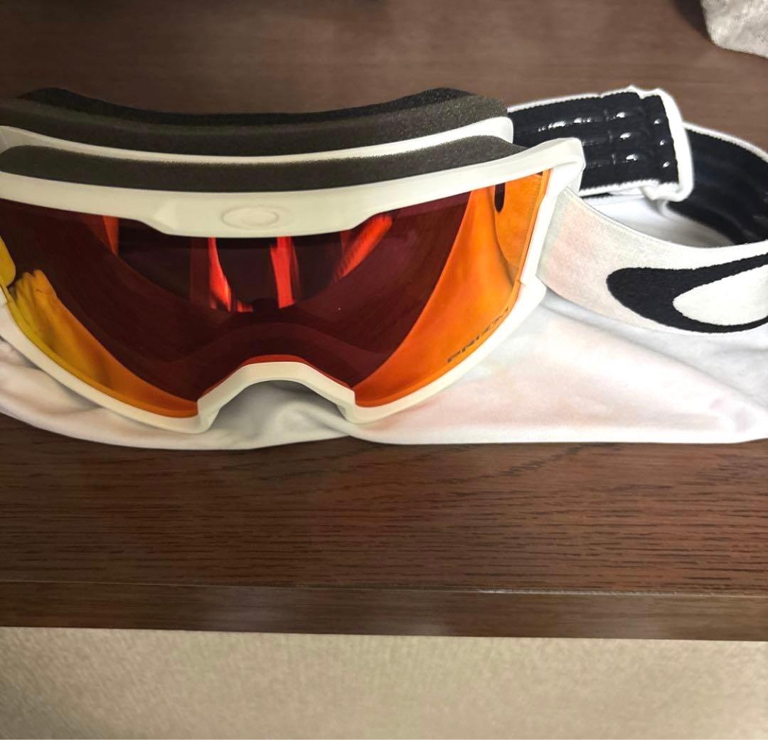 OAKLEYゴーグル ホワイト送料無料‼️