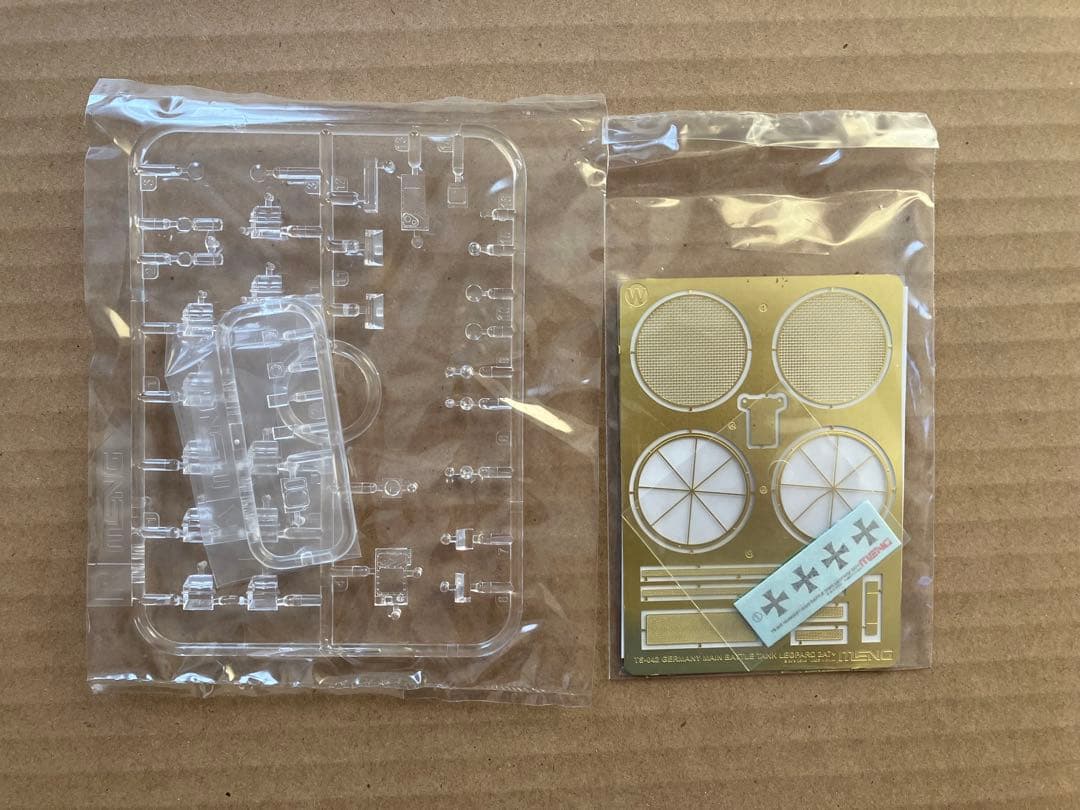 未組立新品 モンモデル　LEOPARD2A7+ ディティールアップパーツセット