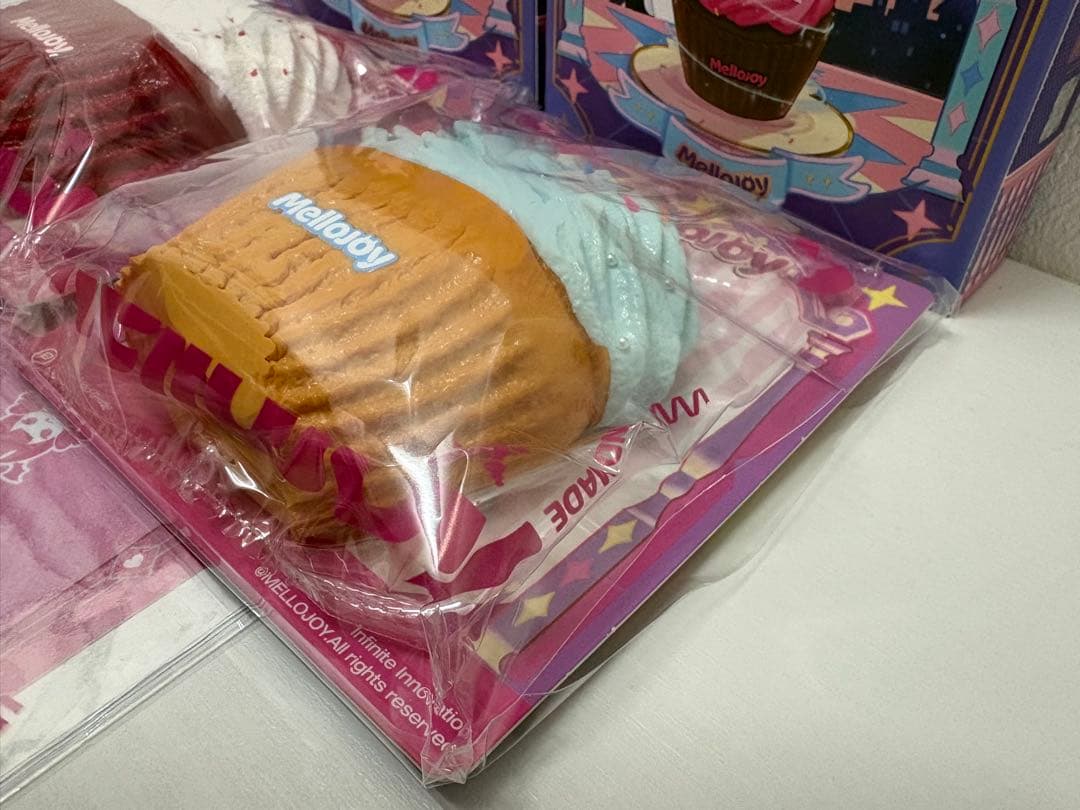 mellojoy メロジョイ カップケーキか? スクイーズ 2点 新品未使用品