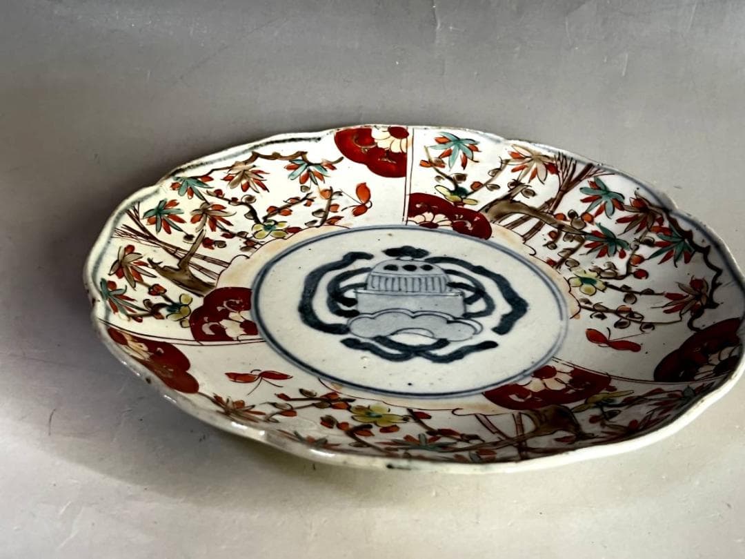 皿■古伊万里赤絵窓絵赤実花蝶唐草文花弁型皿(江戸後期～明治期) 時代物 骨董品■