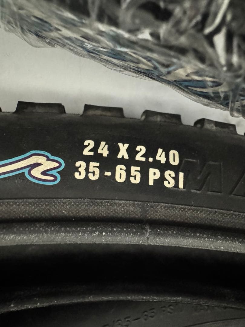 maxxis ホーリーローラー 24×2.4 3本セット