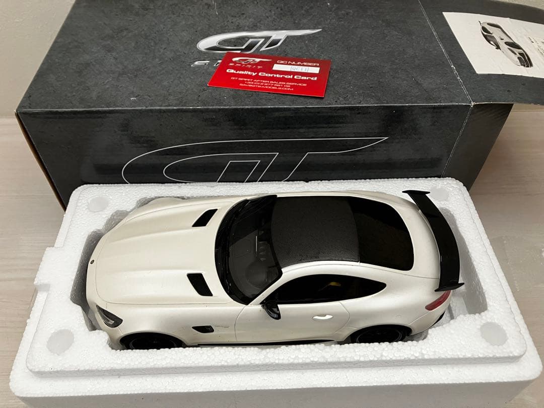 1/18京商 メルセデス AMG GTR