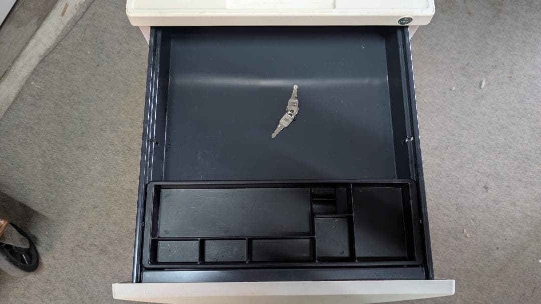 ITOKIイトーキ◆事務用オフィスワゴン◆脇机◆3段チェスト（鍵付き）ラスト1