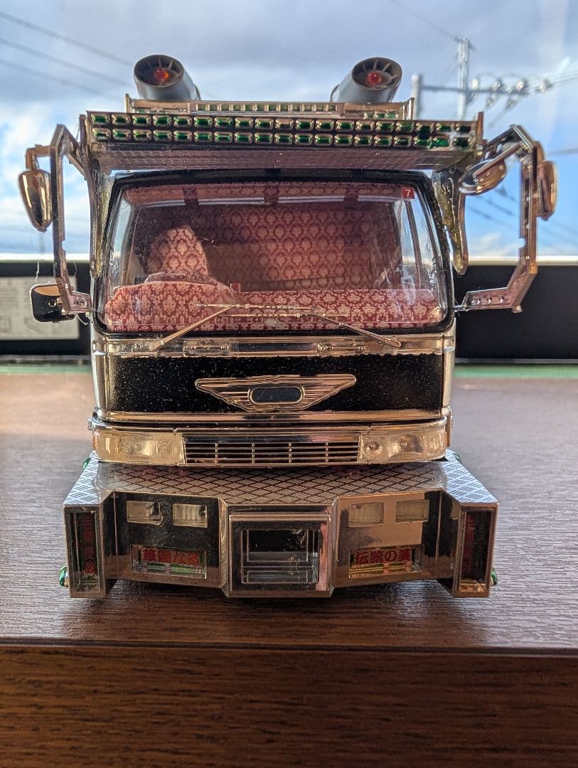 ⚠️【ひでもり出品】⚠️　デコトラプラモデル完成品1/32