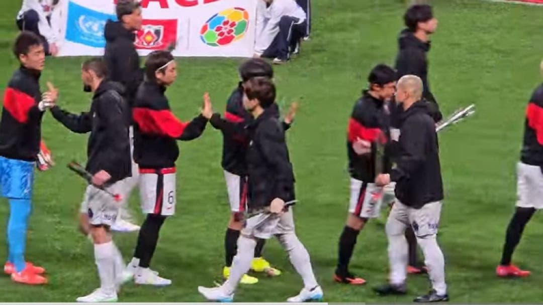 2025 浦和レッズ トラックジャケット　アンセムジャケット　長袖　XLサイズ