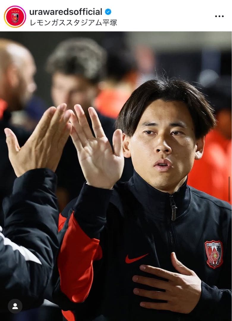 2025 浦和レッズ トラックジャケット　アンセムジャケット　長袖　XLサイズ