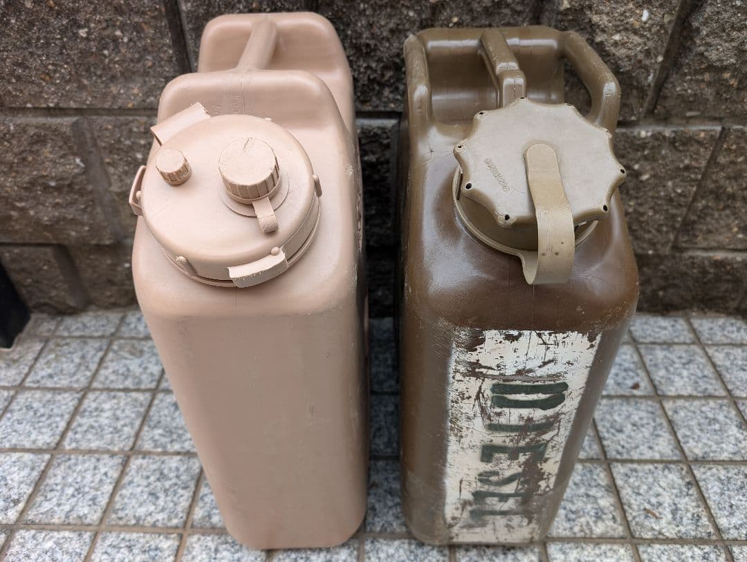 米軍放出品　燃料ポリタンク　ジェリカン　ウォータータンク