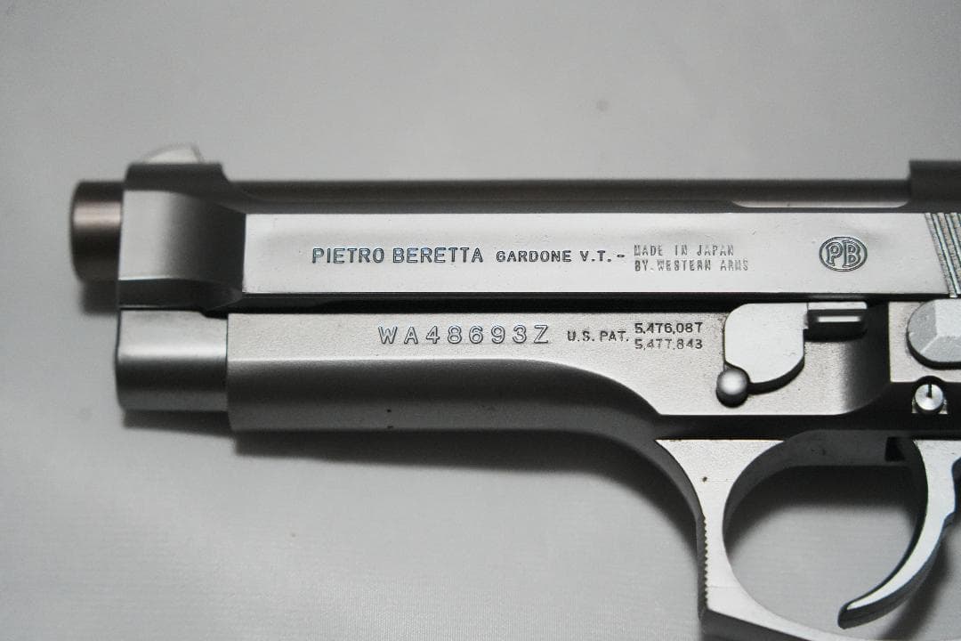 ウエスタンアームズ ベレッタM92FS アイノックス　ガスガン シルバー