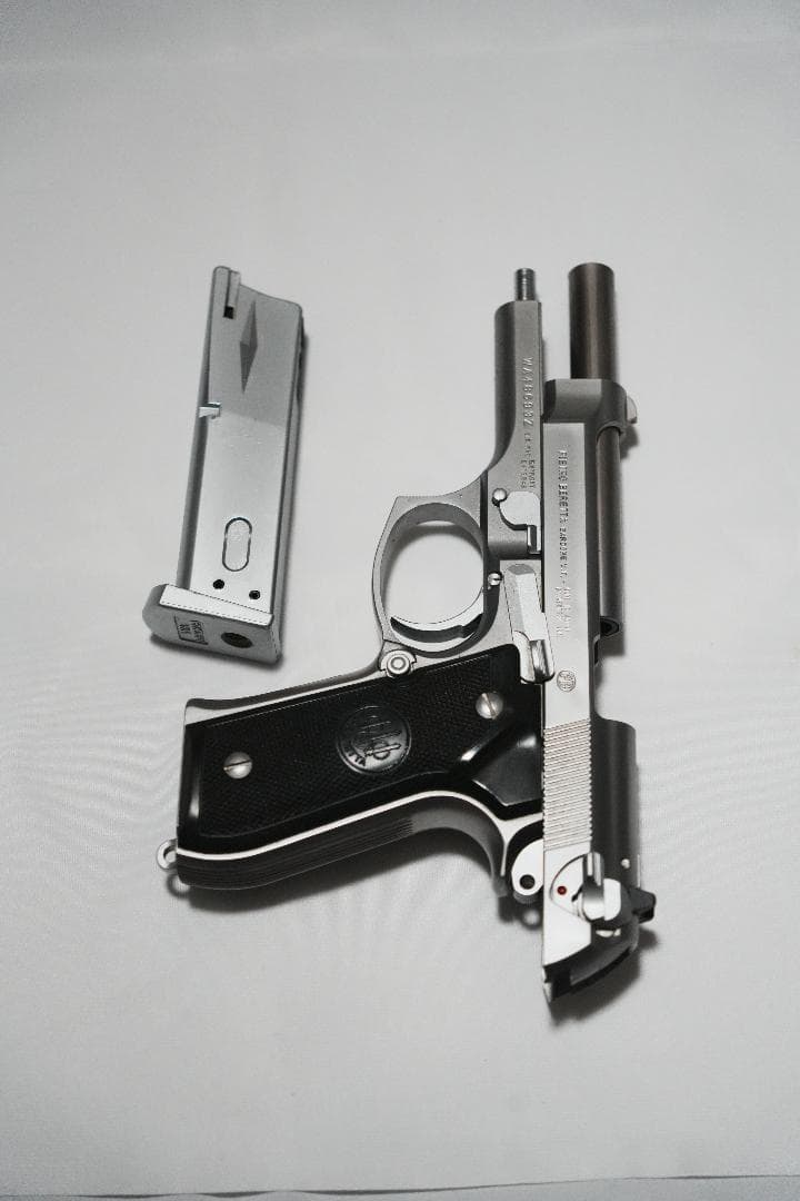 ウエスタンアームズ ベレッタM92FS アイノックス　ガスガン シルバー