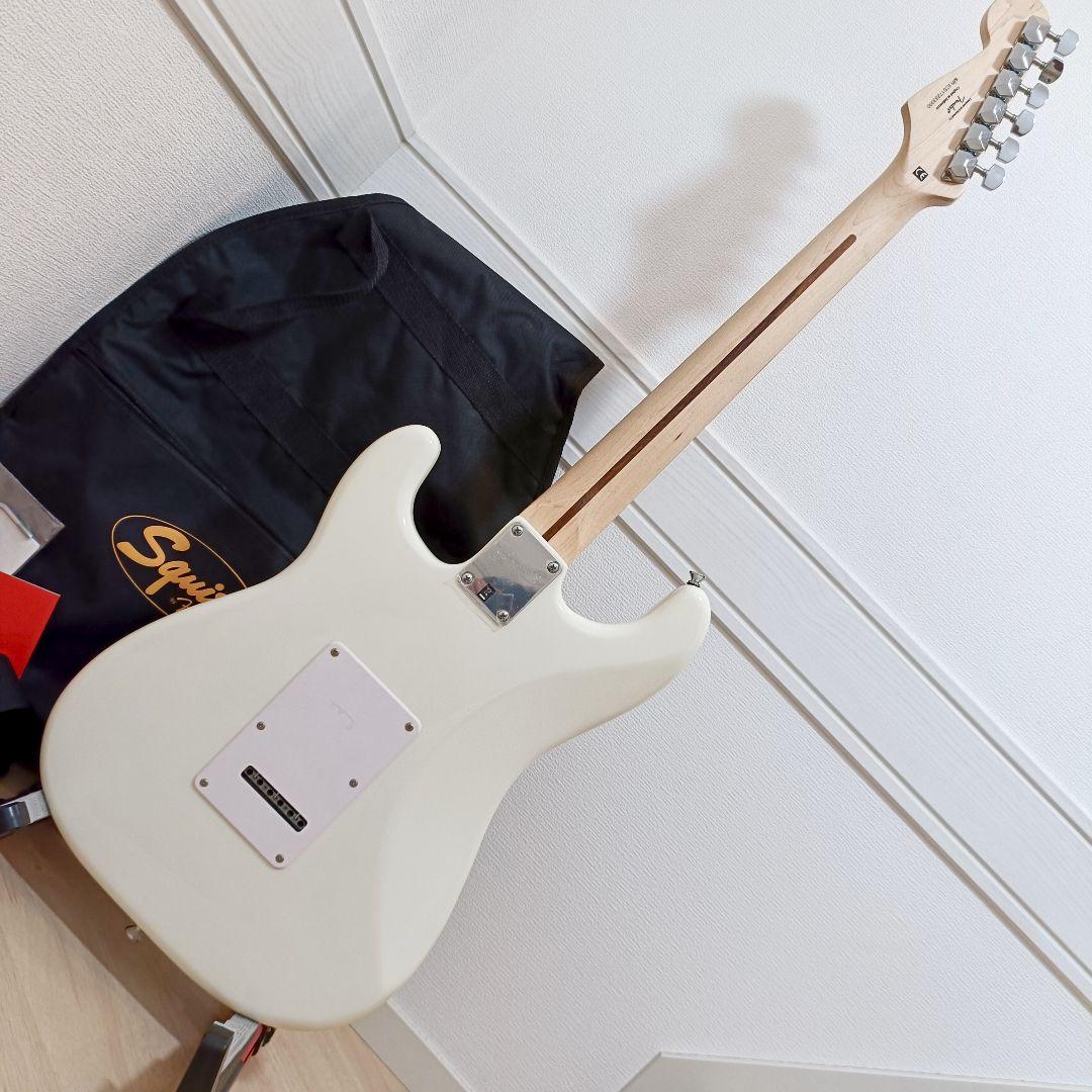 【美品】Squier ストラトキャスター HSS エレキギター本体 ホワイト