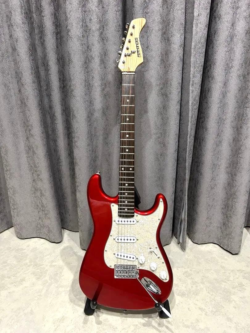 【美品】FERNANDES エレキギター　ストラト