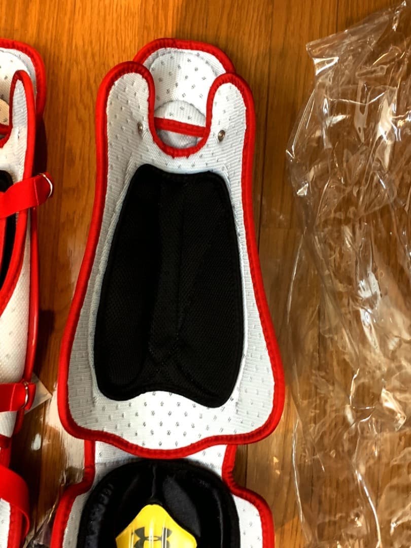 新品★USA限定発売モデル☆アンダーアーマー☆キャッチャー４点セット大人用☆赤