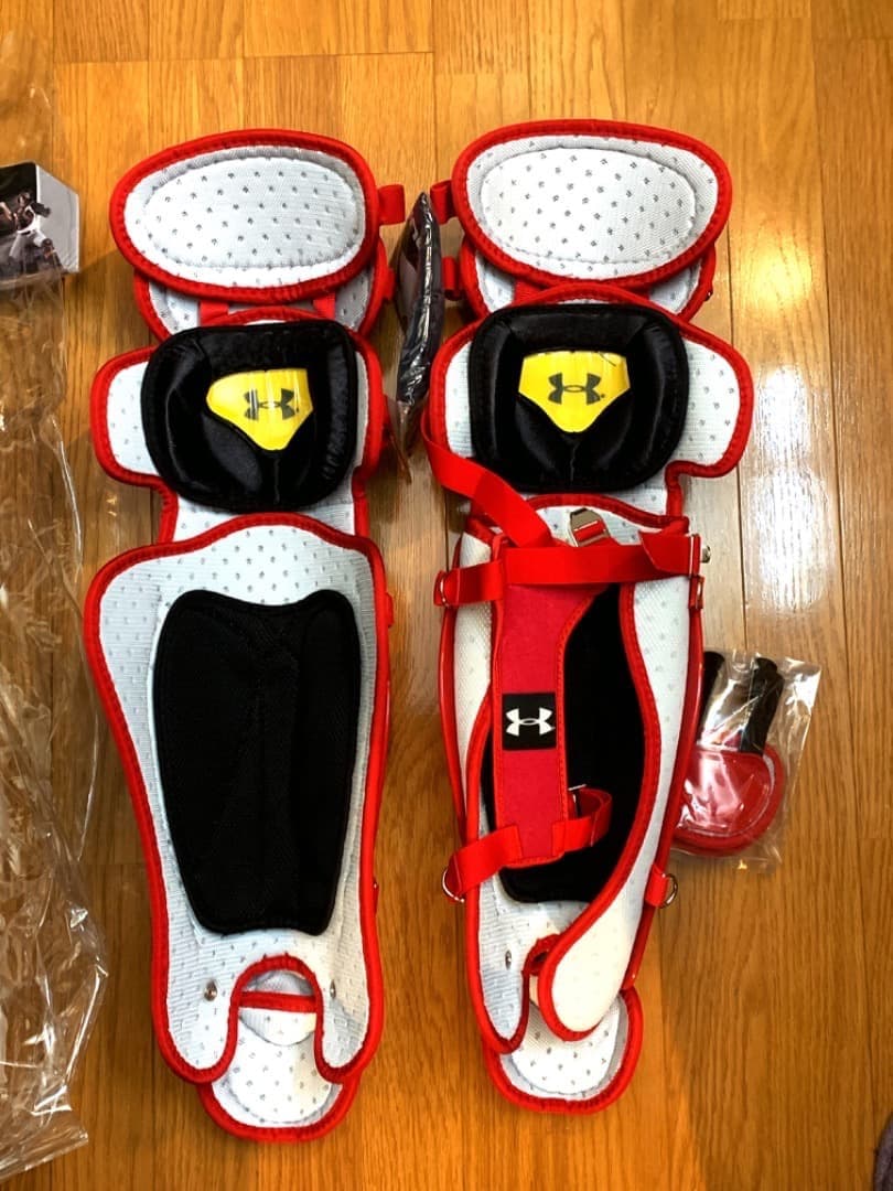 新品★USA限定発売モデル☆アンダーアーマー☆キャッチャー４点セット大人用☆赤