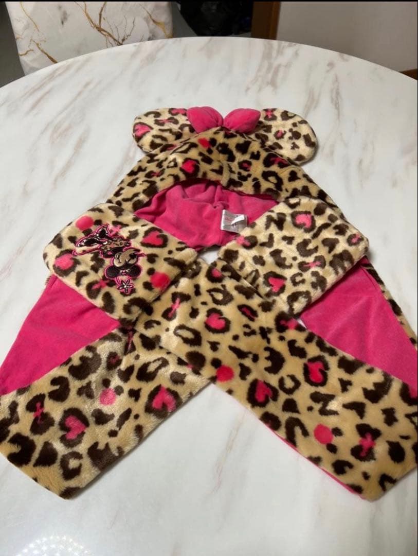 ミニーマウス ヒョウ柄マフラー