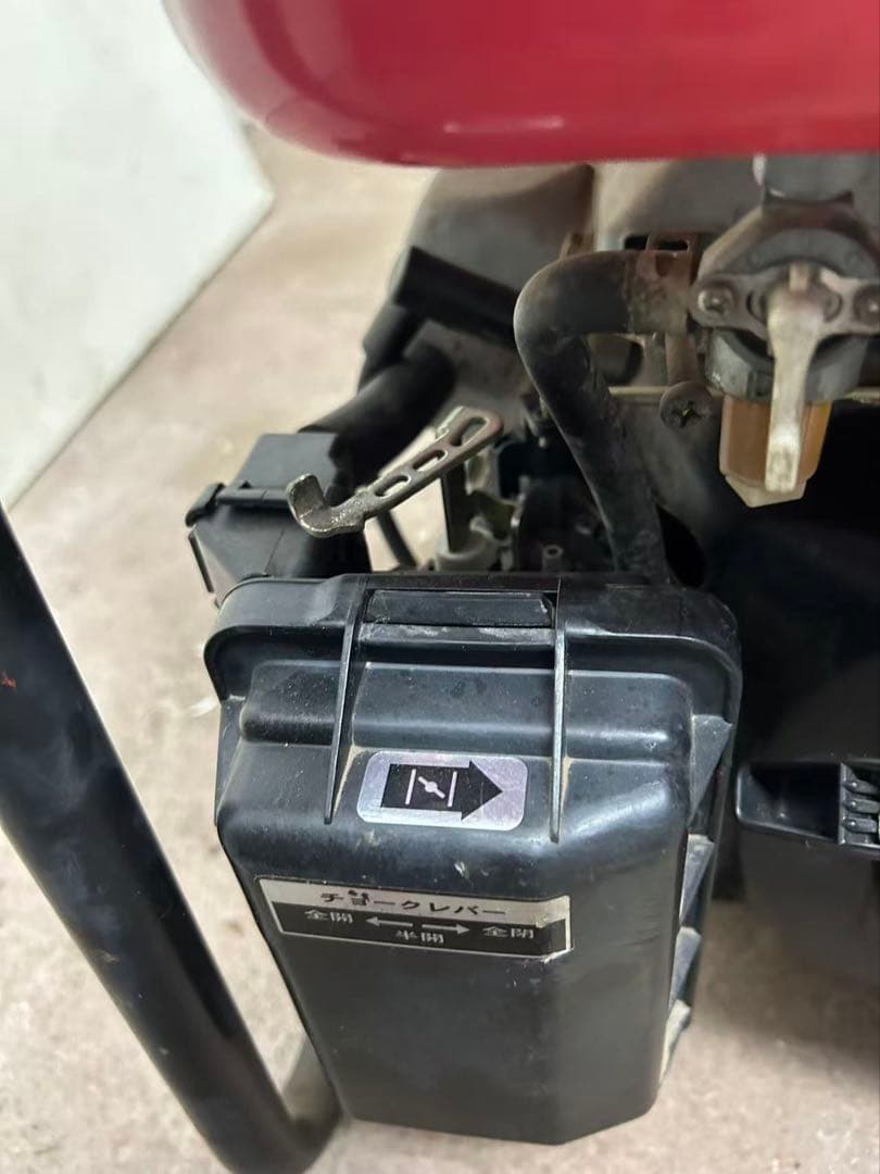 新ダイワ shindaiwa EGR2600 発電機　(B859)