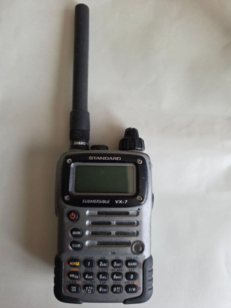 VX-7 スタンダード 50 144 430MHz＋広帯域受信機能ハンディ