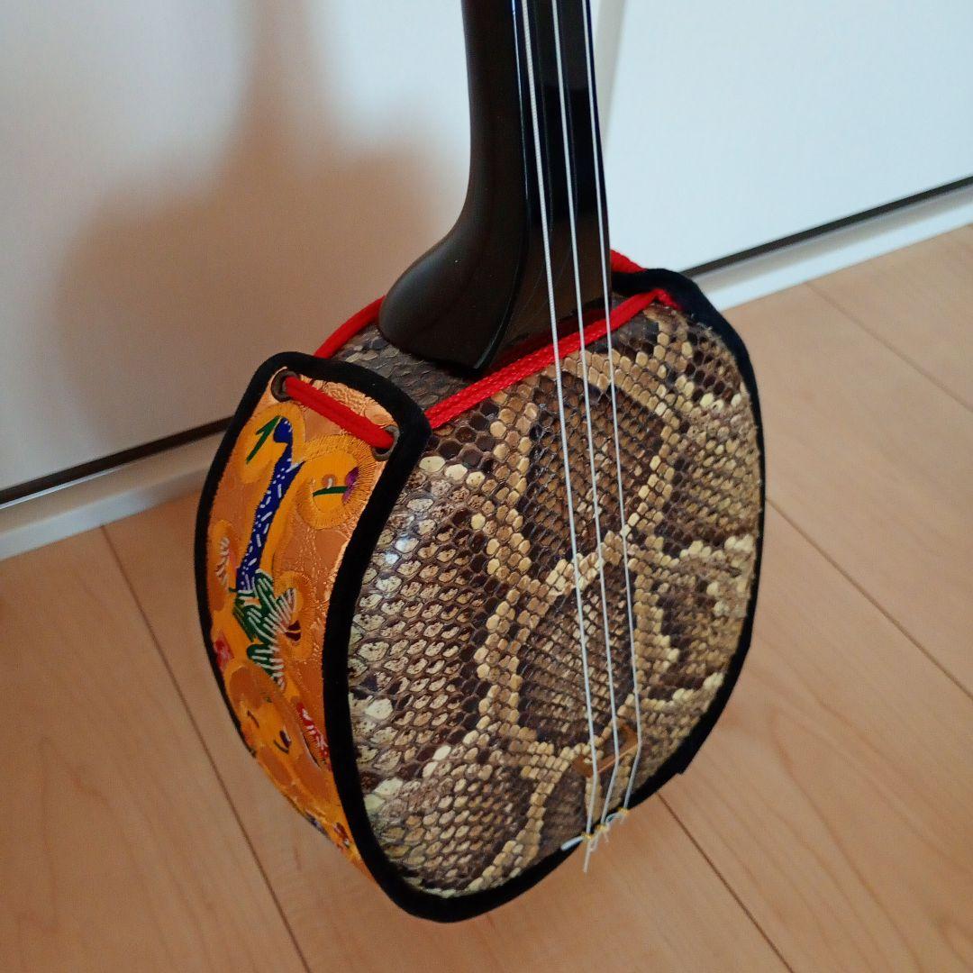 沖縄三線 ヘビ皮模様 本体とケース付き