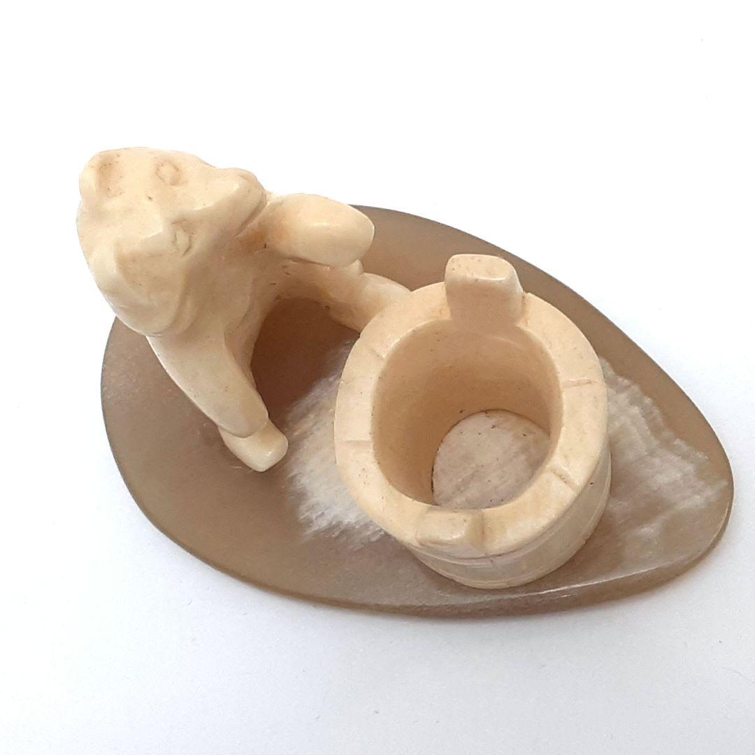 Y1701-2 最高級極上 熊と桶 置物 天然素材 重量85.7g